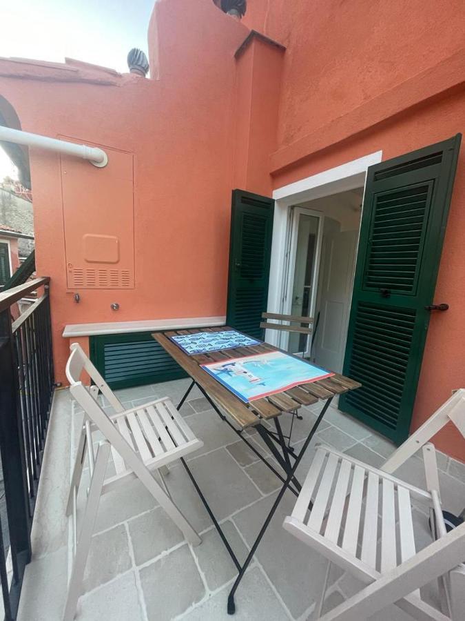 Suite Ventidue - Fronte Mare Lerici Luaran gambar
