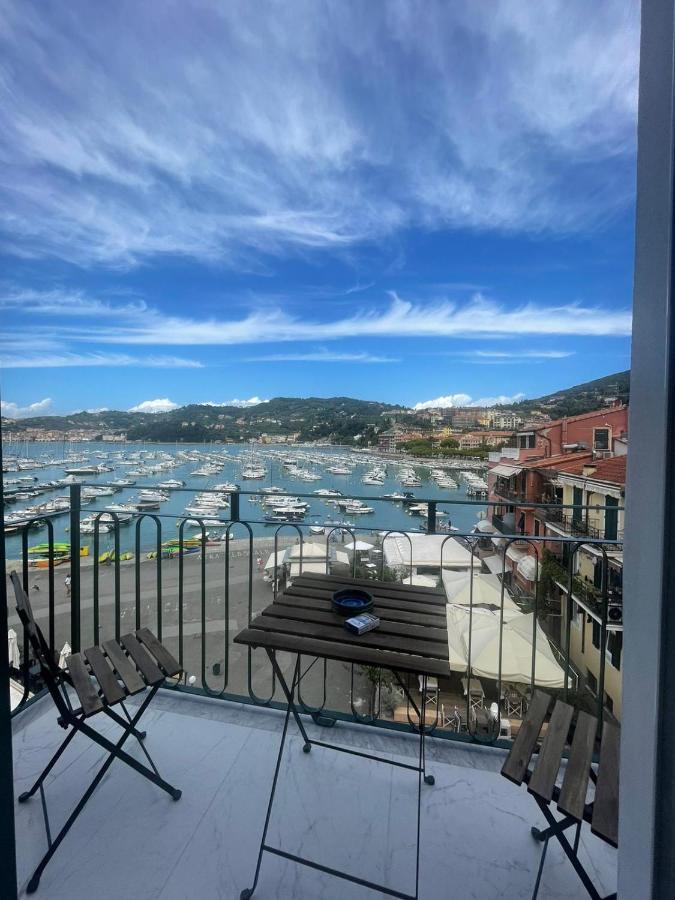 Suite Ventidue - Fronte Mare Lerici Luaran gambar