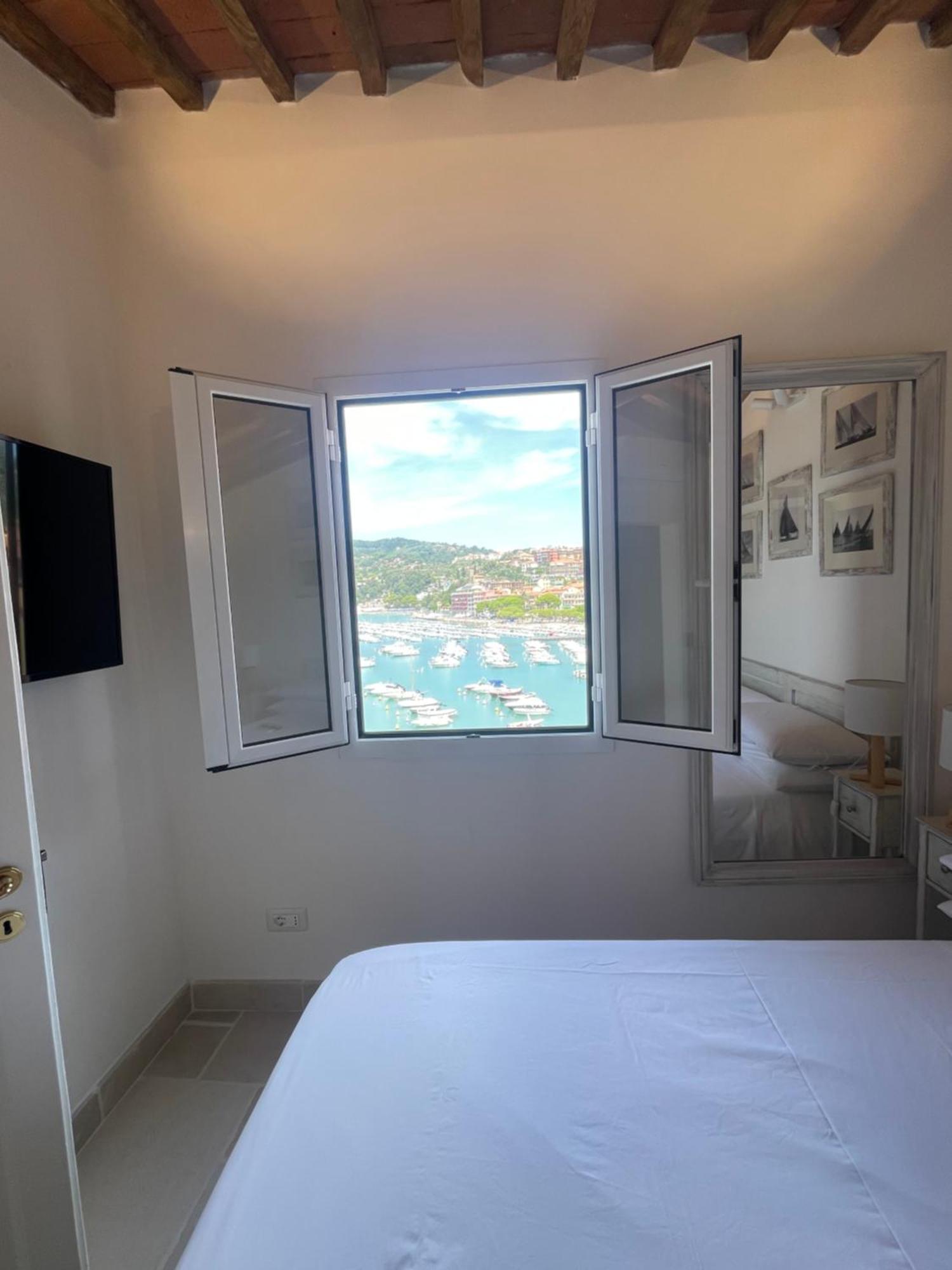 Suite Ventidue - Fronte Mare Lerici Luaran gambar