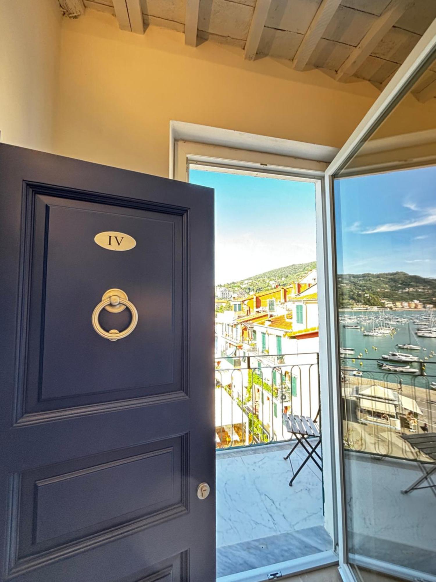 Suite Ventidue - Fronte Mare Lerici Luaran gambar