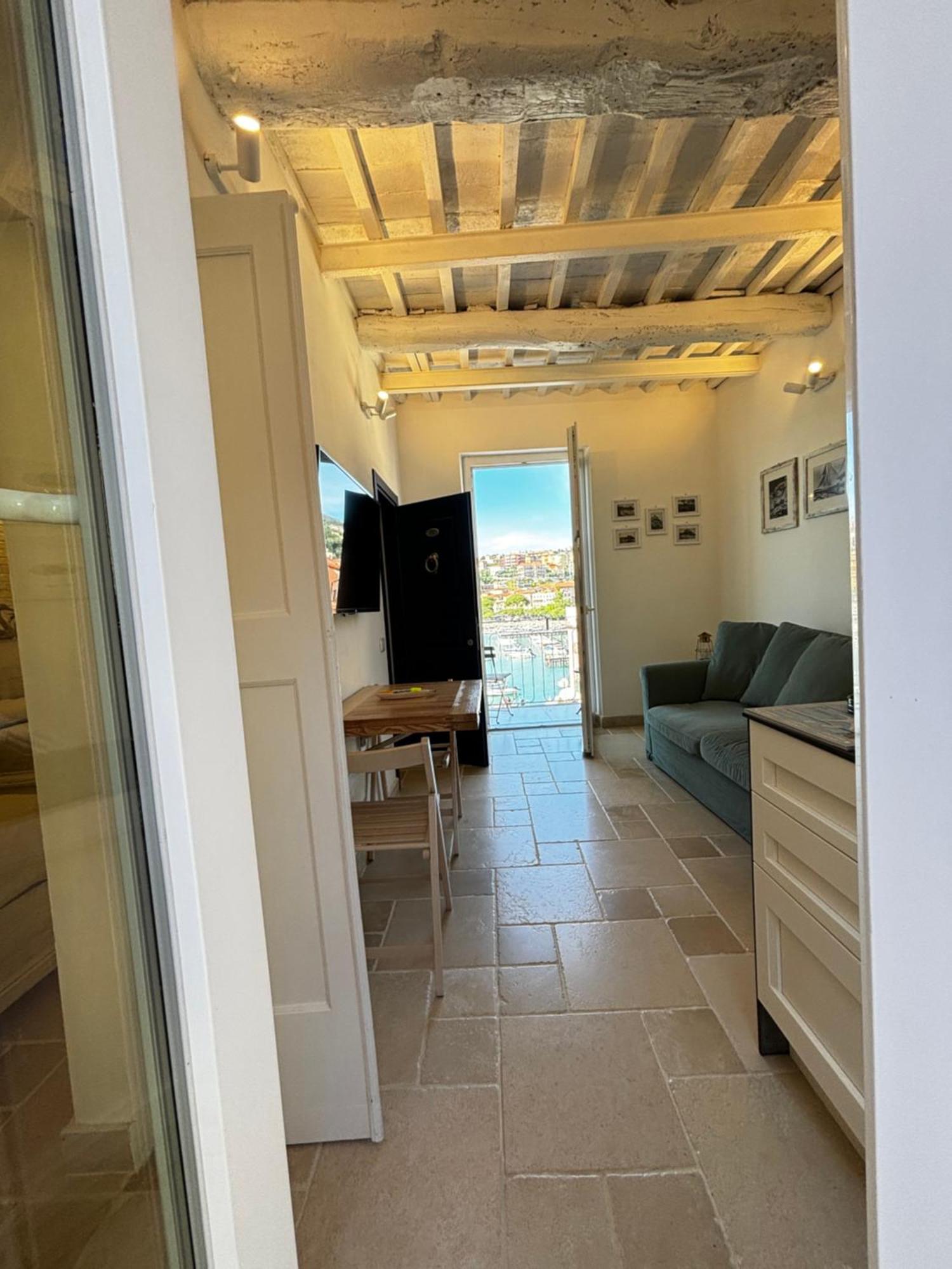 Suite Ventidue - Fronte Mare Lerici Luaran gambar