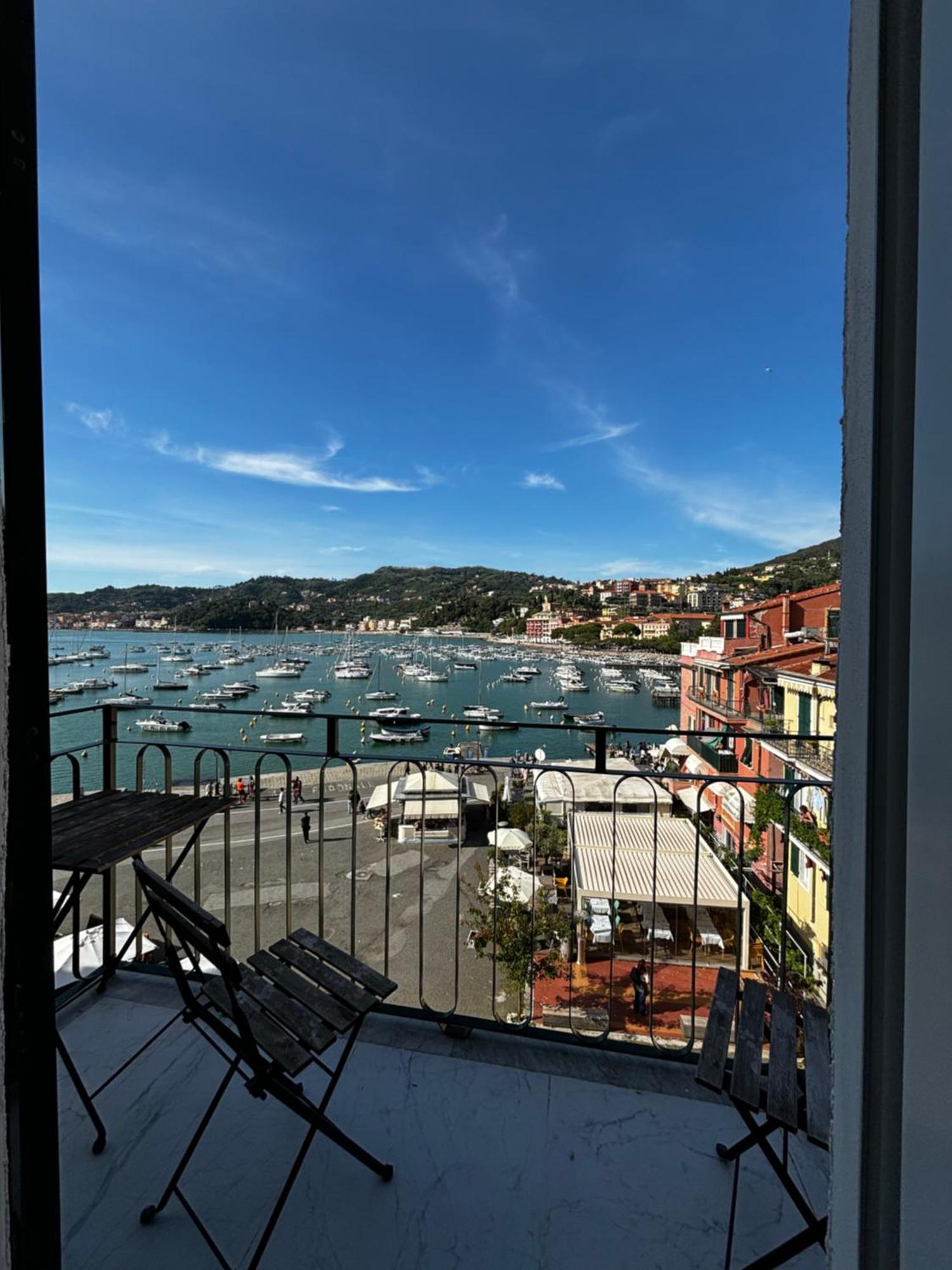 Suite Ventidue - Fronte Mare Lerici Luaran gambar